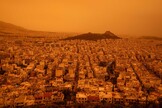 Atenas ficou com céu tingido de laranja por causa de poeira