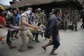 Terremoto Nepal: autorit locali, almeno 876 i morti © 
