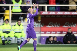 Fiorentina-Verona 1-0: 5’ pt, Fiorentina in vantaggio con Borja Valero che supera Jorginho e fa partire una rasoiata di sinistro che coglie impreparato Rafael (ANSA)