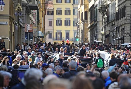 Pasqua: turisti affollano le vie di Firenze © ANSA