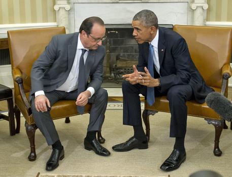 Parigi: Obama con Hollande, Isis deve essere distrutto © EPA