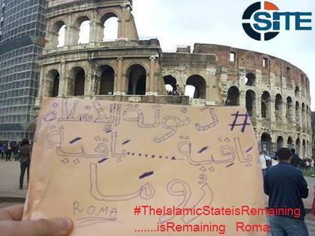 Una delle foto diffuse dall'Isis presumibilmente scattate a Roma e Milano e segnalate su Twitter dal Site di Rita Katz © ANSA