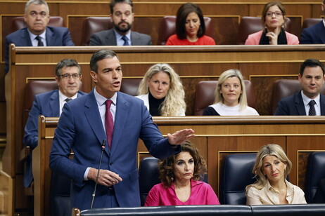 Pedro Sánchez acaba con la incertidumbre, anuncia que sigue en el Gobierno