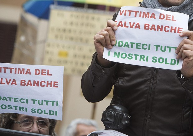 Foto d'archivio di una manifestazione di piccoli azionisti contro il dl salva-banche © ANSA