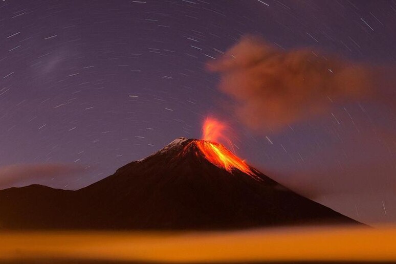 L 'attivita ' del vulcano Tungurahua in Ecuador © ANSA/EPA