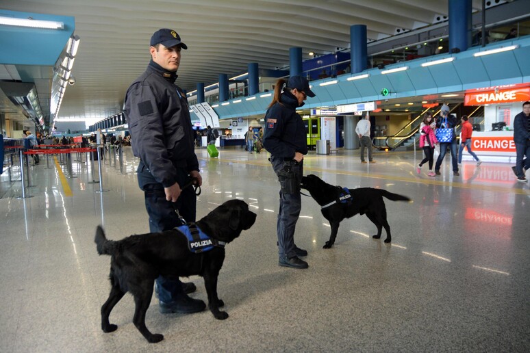 Terrorismo: controlli in aeroporto - RIPRODUZIONE RISERVATA